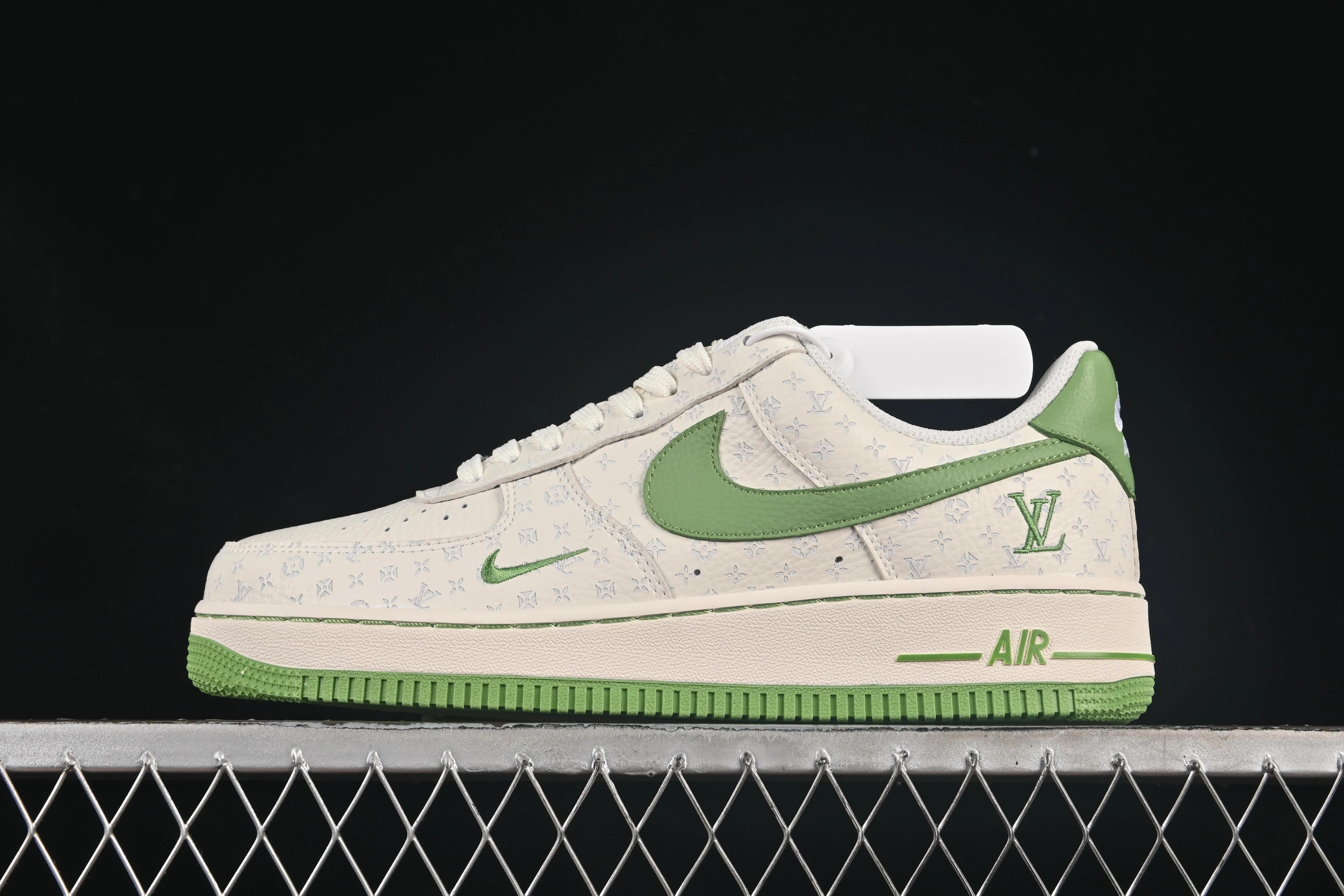 All categories Nk Air Force 1 Air Force series Nk Air Force 1 Low Air Force low-top Nike Air Force 1'07 Low LV joint white and green Air Force 1 low-top casual sneakers LW9279-016